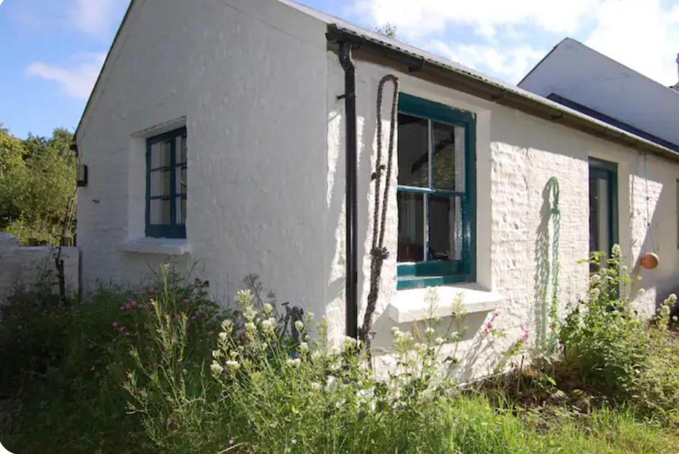Appartement Tiny Cosy Snug à Manorowen Extérieur photo