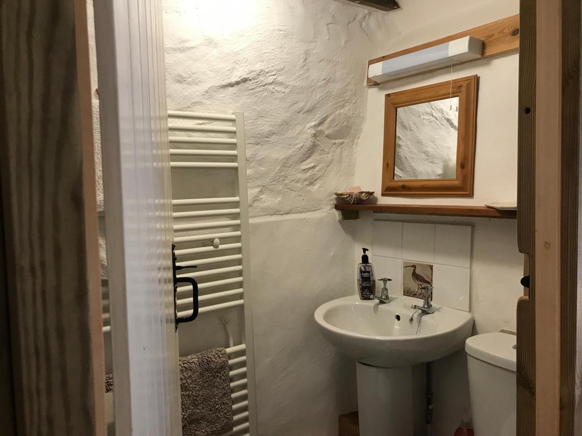 Appartement Tiny Cosy Snug à Manorowen Extérieur photo