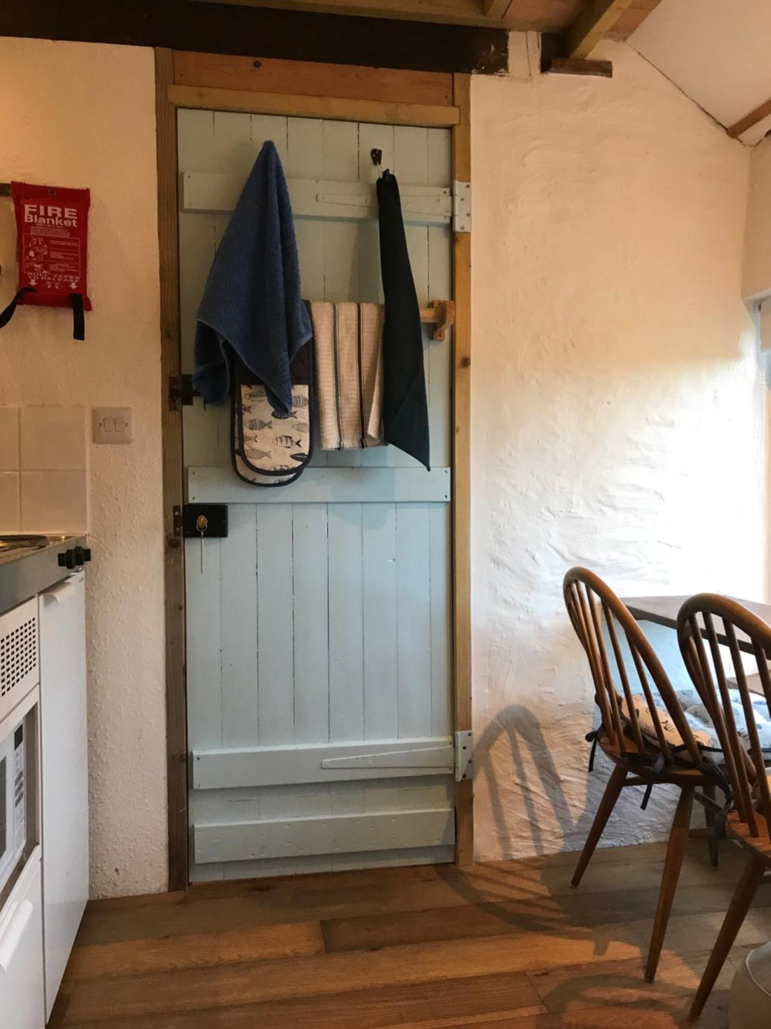 Appartement Tiny Cosy Snug à Manorowen Extérieur photo