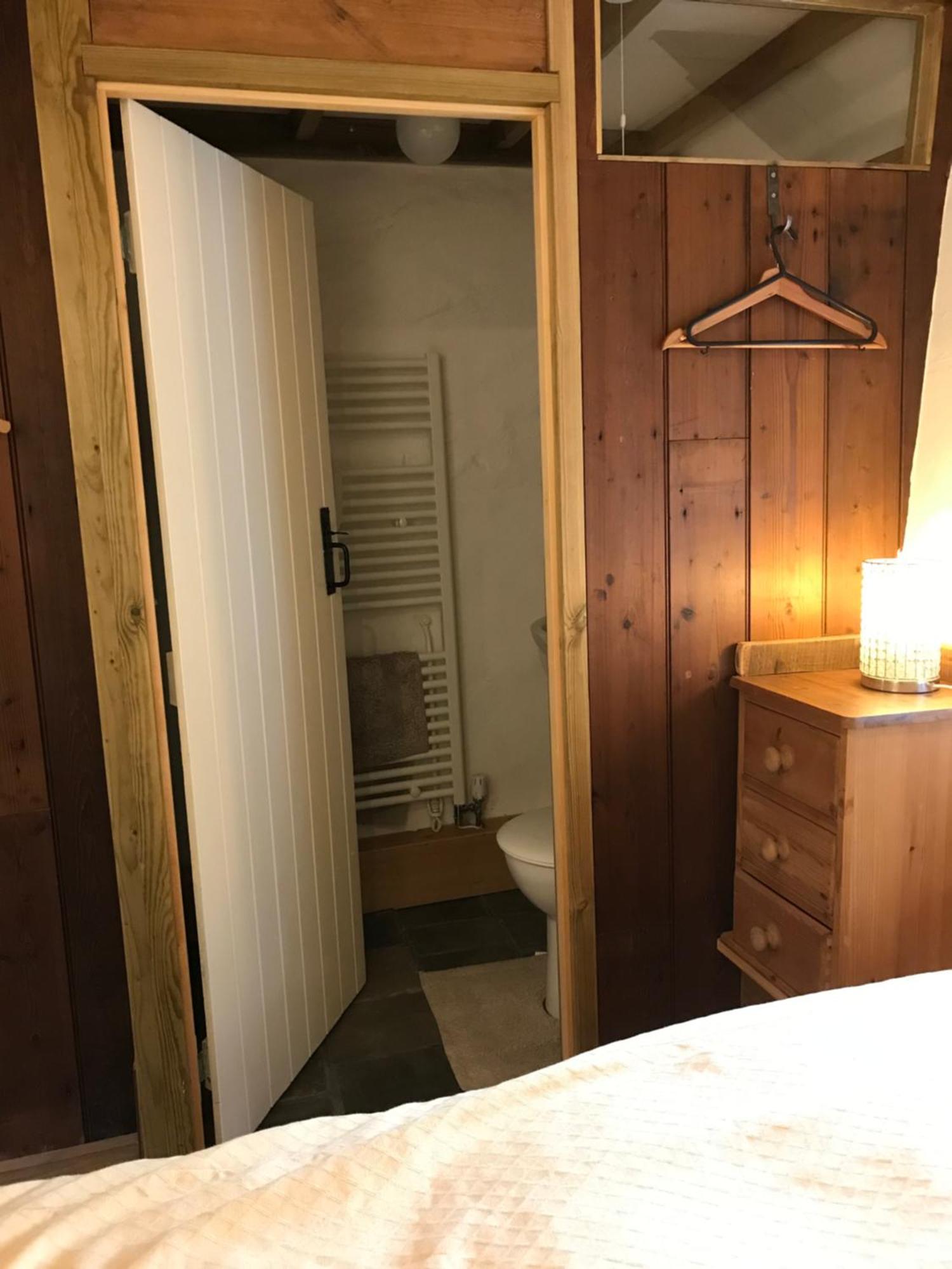 Appartement Tiny Cosy Snug à Manorowen Extérieur photo